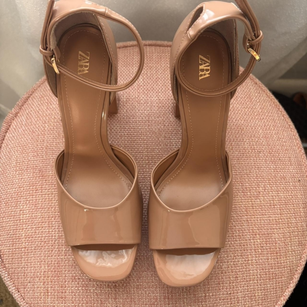 Women's Tan Heeled Sandals